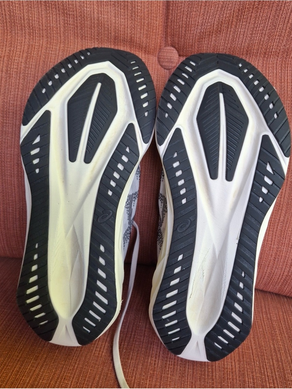 ASICS Novablast 5 - Picture 7 of 7